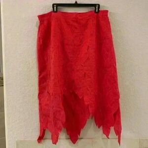 Gorgeous 100% linen skirt. Uniquely  detailed hem..